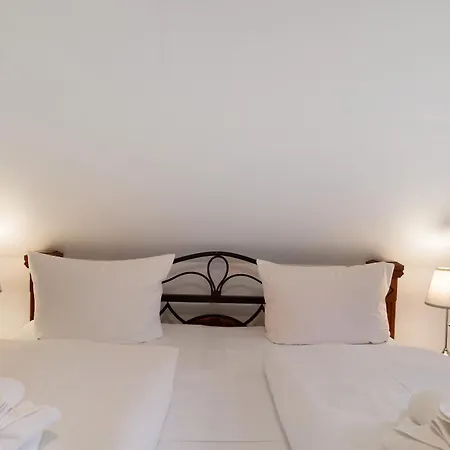 Gut Rattelvitz - Galerie Mitte * Gingst