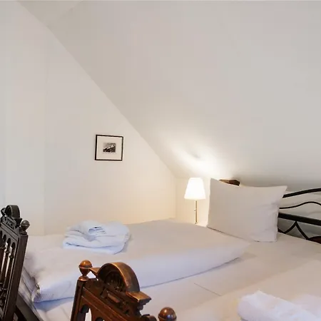 Gut Rattelvitz - Galerie Mitte * Gingst