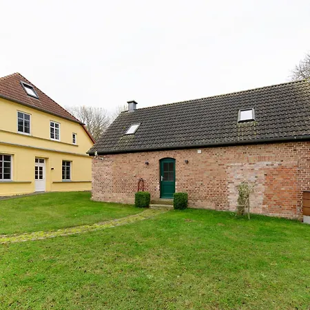 Gut Rattelvitz - Galerie Mitte * Gingst