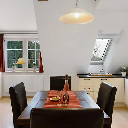 Gut Rattelvitz - Galerie Mitte Апартаменты Gingst