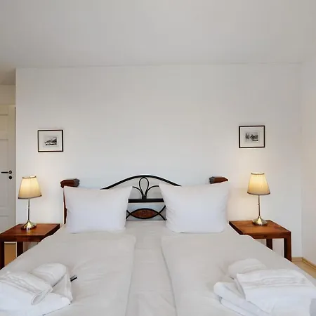 Апартаменты Gut Rattelvitz - Galerie Mitte Gingst