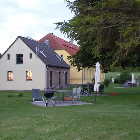 Gut Rattelvitz - Galerie Mitte Апартаменты *